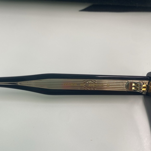 New Authentic Gucci Clear Photocromatic Cat Eye Ladies Sunglasses GG1083S 001 - Picture 15 of 17